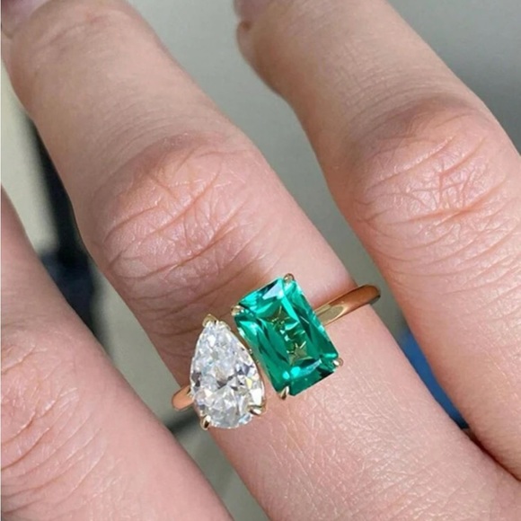 Gorgeous 14K Gold Double Stone Toi Et Moi Emerald Green Ring Mult. Sizes New - Picture 2 of 4